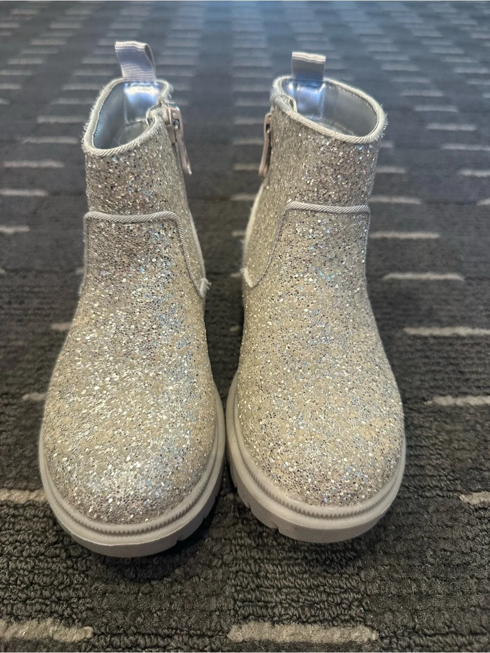 Cat & Jack Girls' Glitter Ankle Boots - Silver
